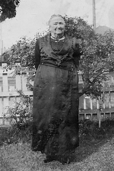 Ellen Lyons: About 1930